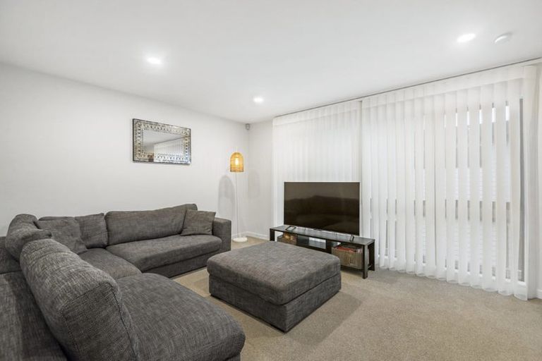 Photo of property in 4b Rosalind Road, Glenfield, Auckland, 0629