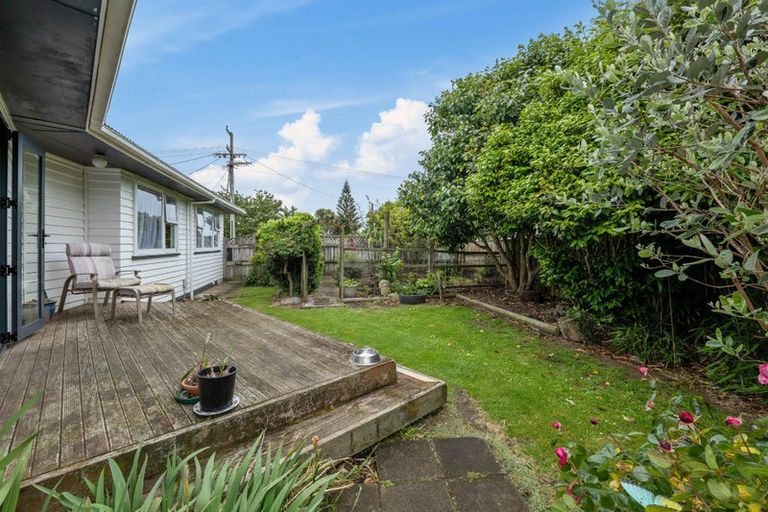 Photo of property in 3 Iredale Road, Hawera, 4610