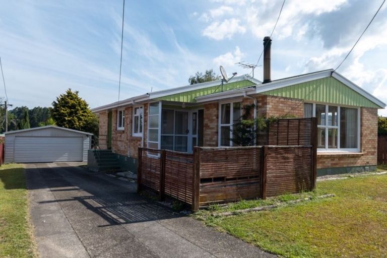 Photo of property in 16 Garrick Place, Pukehangi, Rotorua, 3015