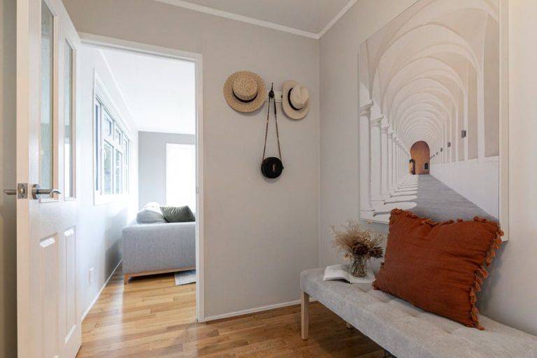 Photo of property in 33 Montclair Rise, Browns Bay, Auckland, 0630