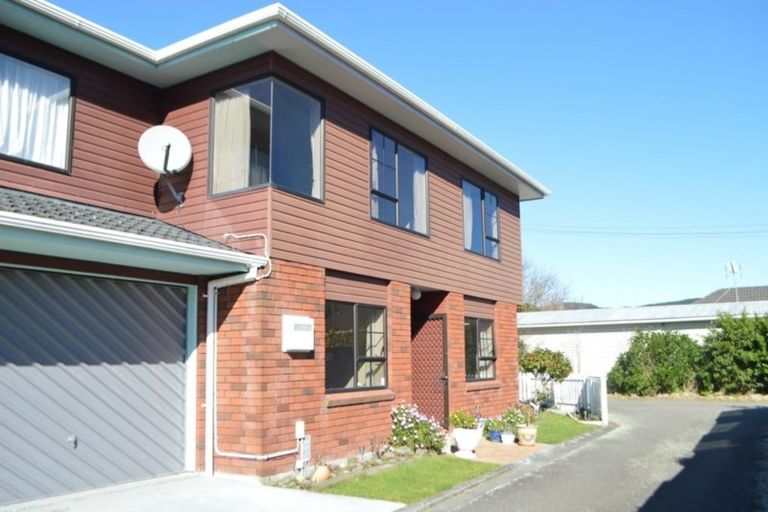 Photo of property in 94 Oxford Street, Tawa, Wellington, 5028
