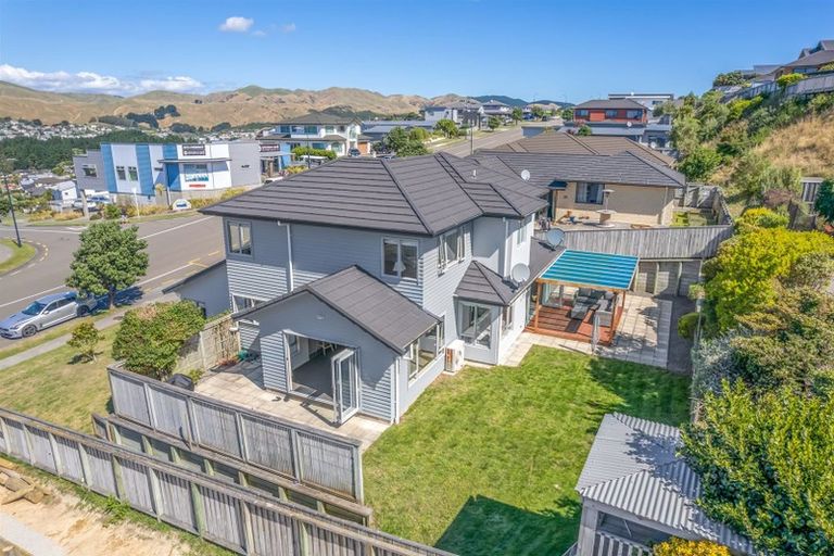 Photo of property in 30 Aotea Drive, Aotea, Porirua, 5024