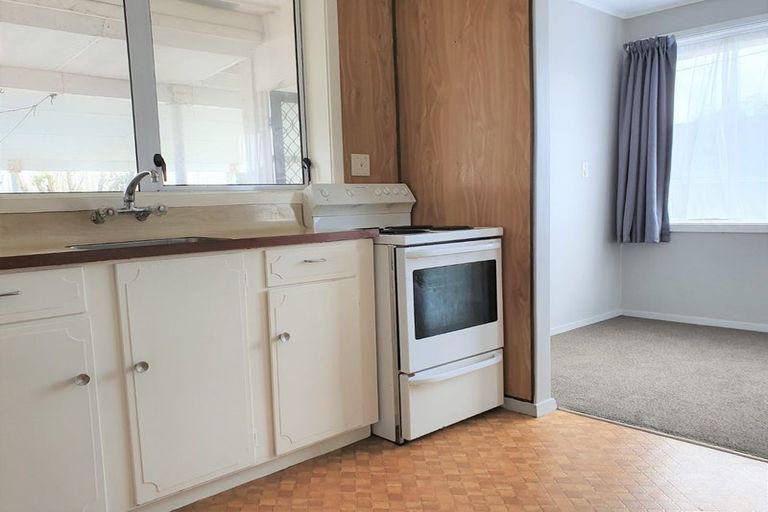 Photo of property in 21a Bauchop Road, Waterloo, Lower Hutt, 5011