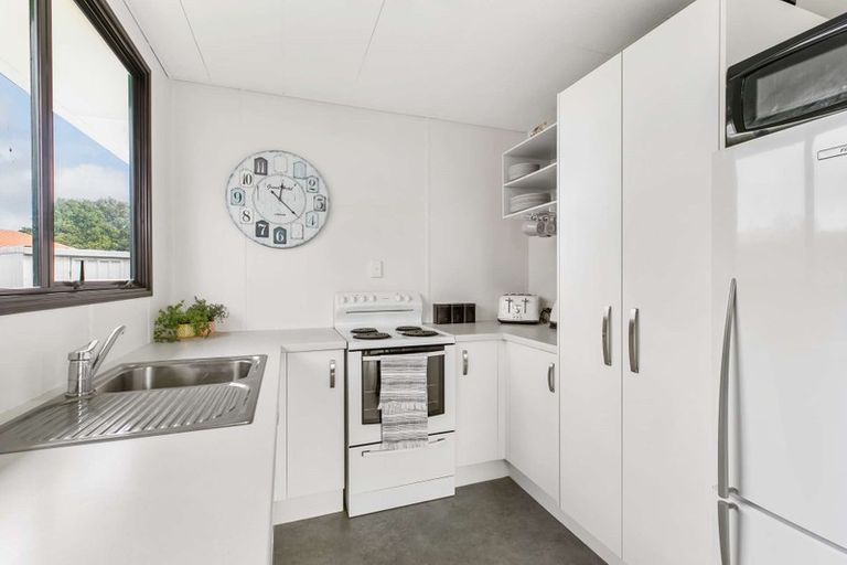 Photo of property in 8 Longstead Avenue, Papamoa Beach, Papamoa, 3118