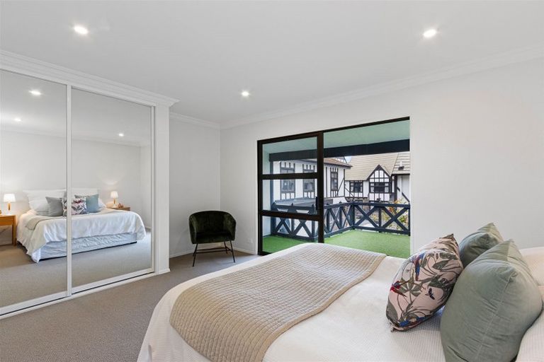 Photo of property in 9 Holly Road, Merivale, Christchurch, 8014