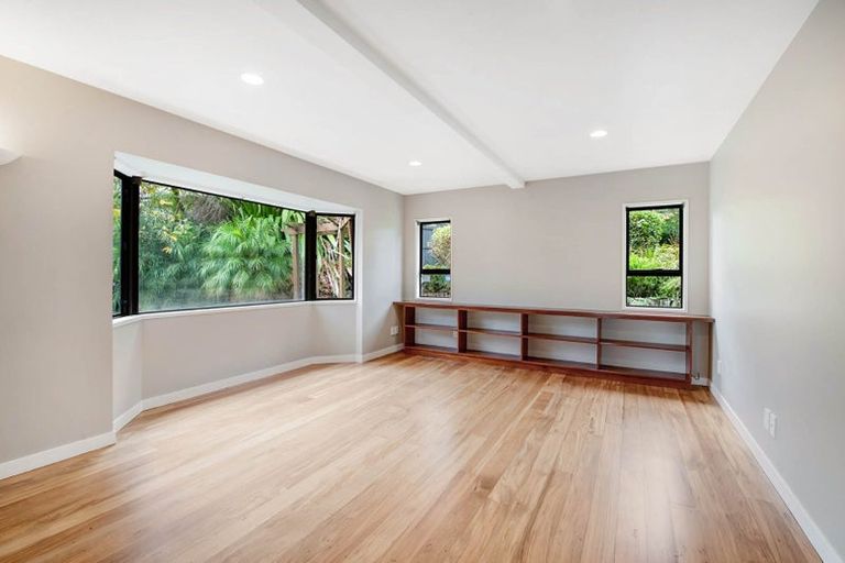 Photo of property in 1 The Knoll, Greenhithe, Auckland, 0632