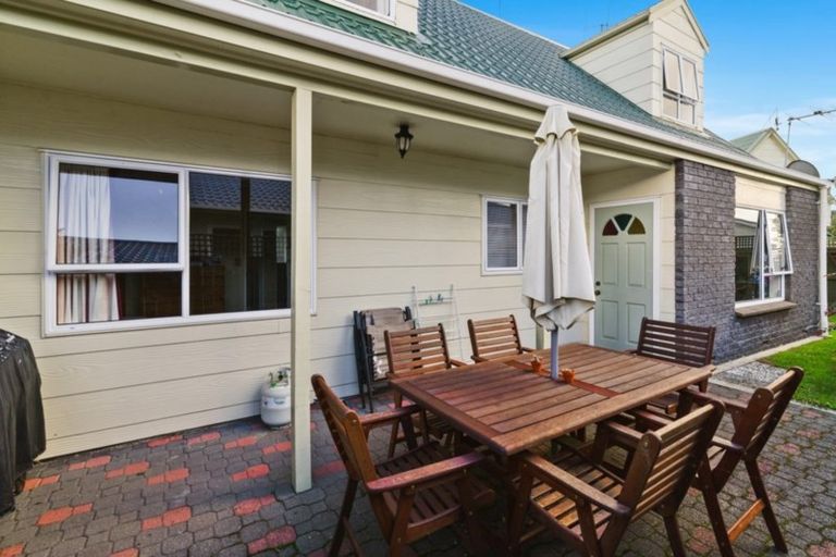 Photo of property in 4a Gemini Place, Kawaha Point, Rotorua, 3010