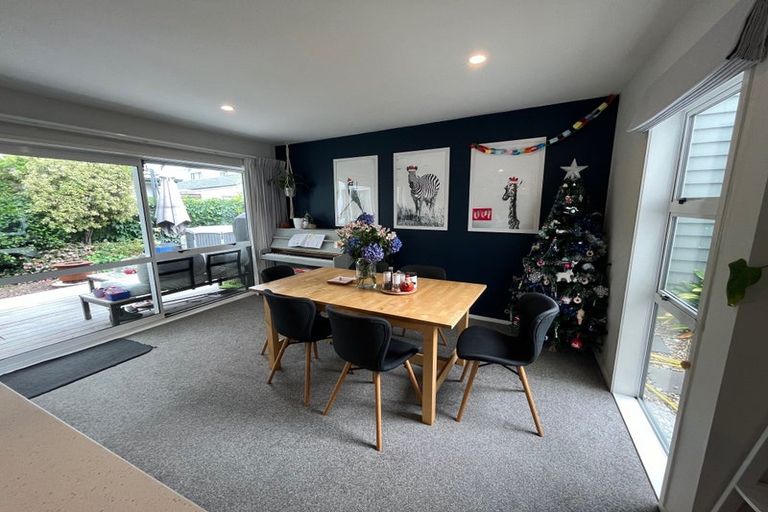 Photo of property in 8 Ruhanui Lane, Pakuranga Heights, Auckland, 2010