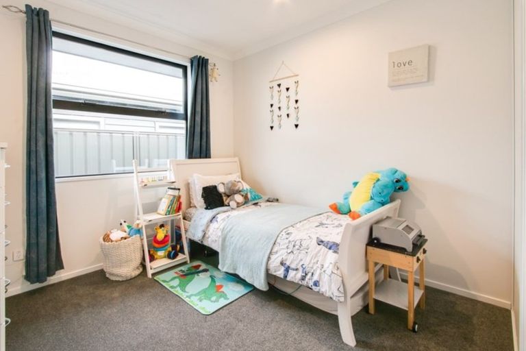 Photo of property in 14 Ruakituri Place, Te Awa, Napier, 4110