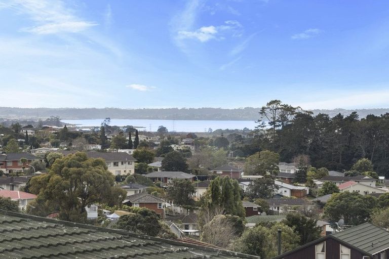 Photo of property in 4225d Great North Road, Glendene, Auckland, 0602