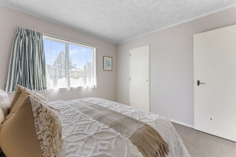 Photo of property in 21 Hilton Grove, Kelvin Grove, Palmerston North, 4414
