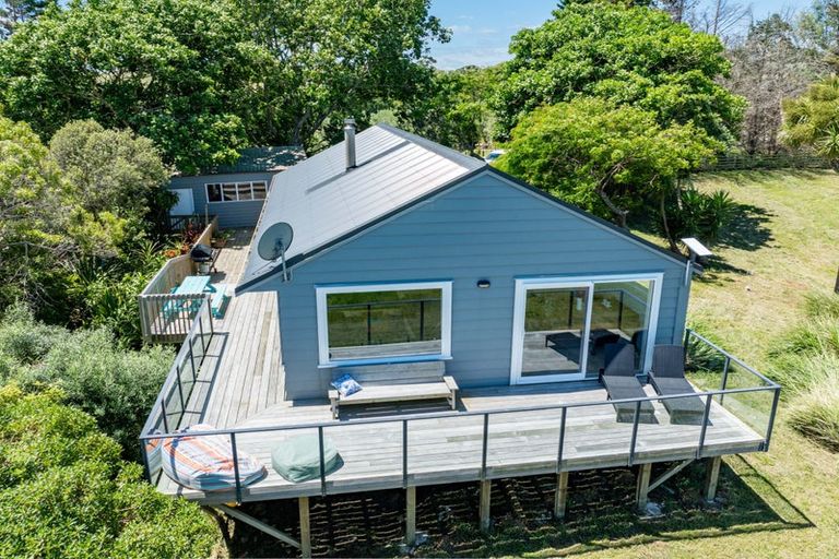 Photo of property in 47 Merril Road, Paparoa, 0571