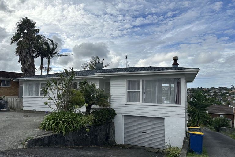Photo of property in 1/54 Target Road, Totara Vale, Auckland, 0629