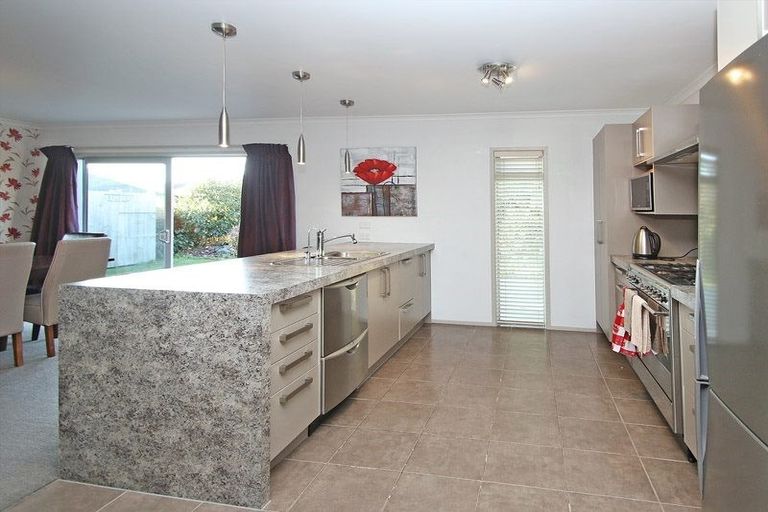 Photo of property in 14 Brompton Close, Richmond Heights, Taupo, 3330