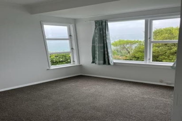Photo of property in 7 Glenville Road, Karaka Bays, Wellington, 6022
