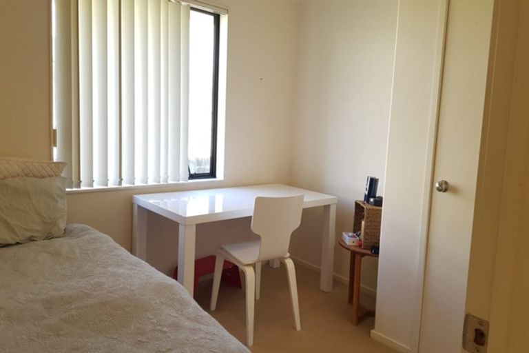 Photo of property in 26 William Gamble Drive, Greenhithe, Auckland, 0632