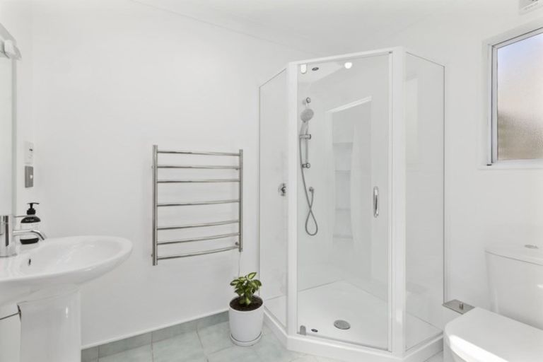 Photo of property in 115a Normandale Road, Normandale, Lower Hutt, 5010