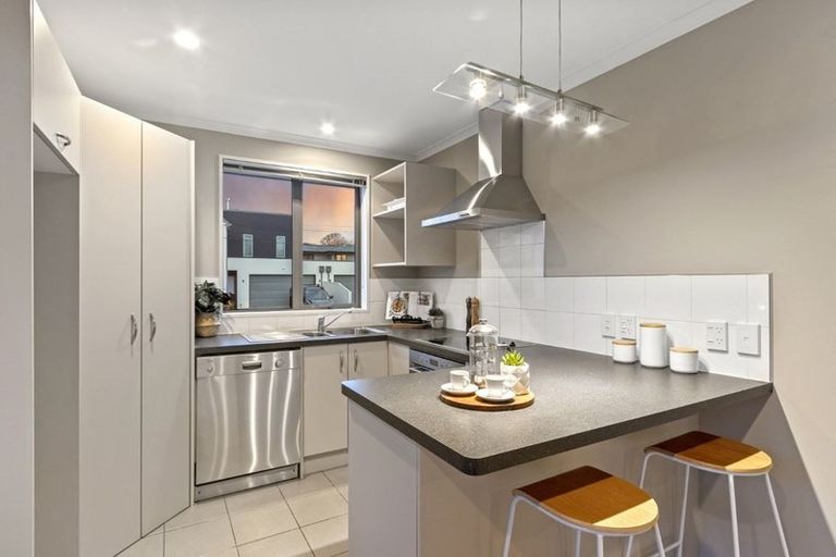 Photo of property in 2a Gilbert Place, Sydenham, Christchurch, 8023