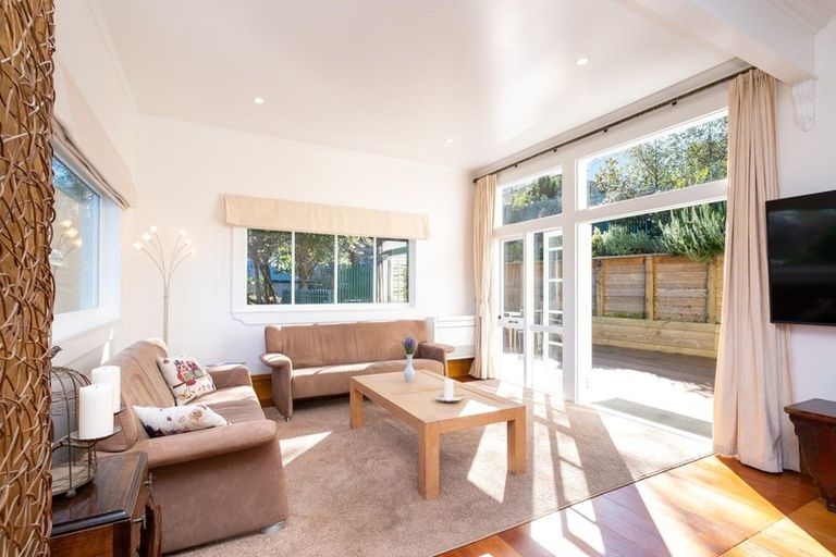 Photo of property in 14 Cameron Road, Bluff Hill, Napier, 4110