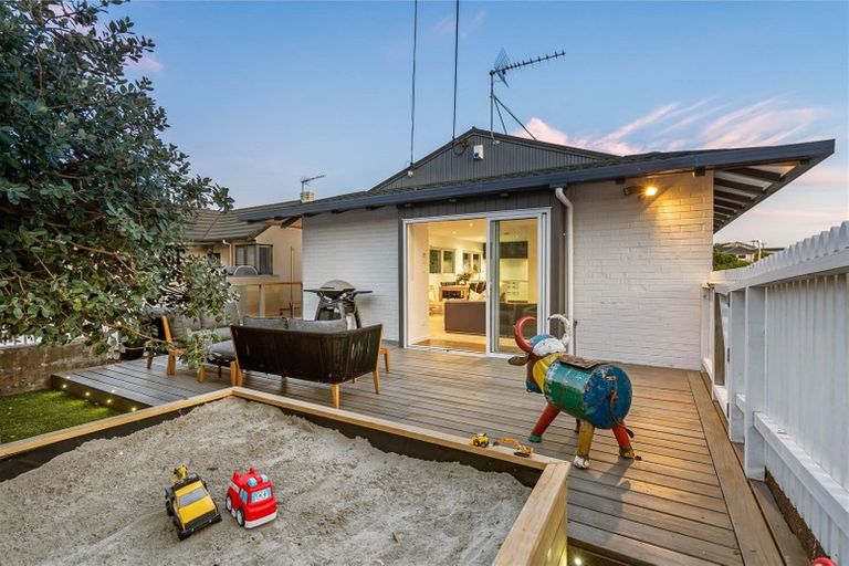 Photo of property in 2/16 Bracken Avenue, Takapuna, Auckland, 0622