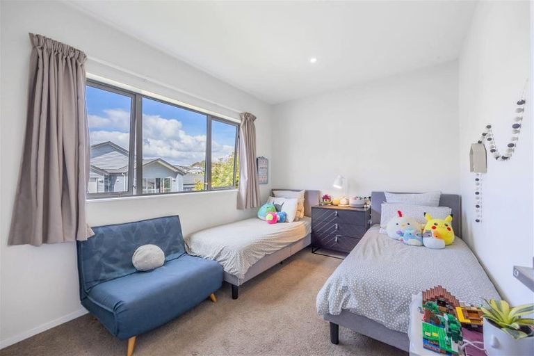 Photo of property in 15 Kaipuke Crescent, Gulf Harbour, Whangaparaoa, 0930