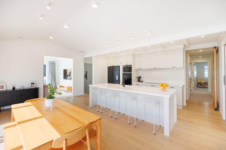 Photo of property in 48 Memorial Drive, Hokowhitu, Palmerston North, 4410