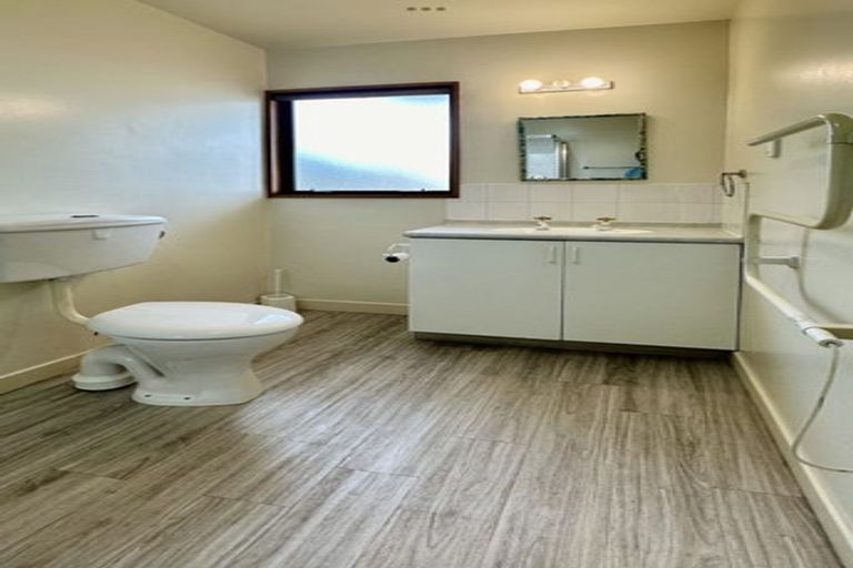 Photo of property in 63 Oxford Street, Lyttelton, 8082