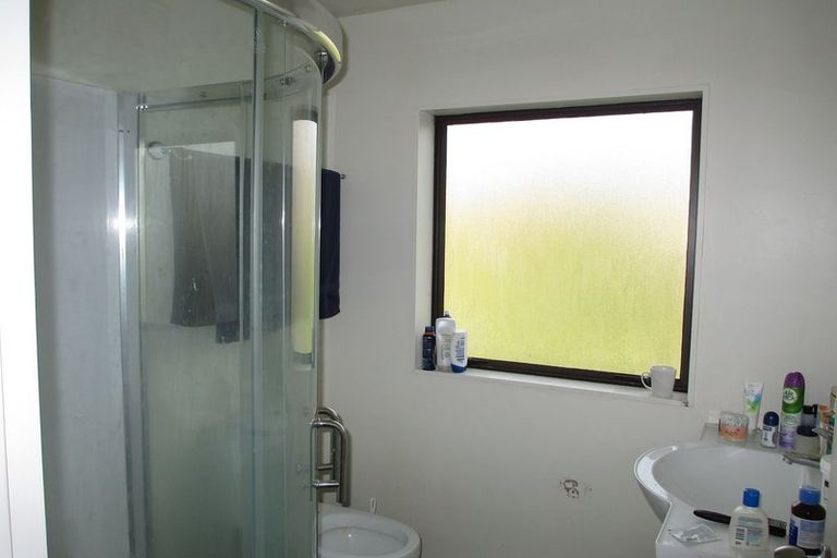 Photo of property in 9c Woodall Place, Totara Vale, Auckland, 0627