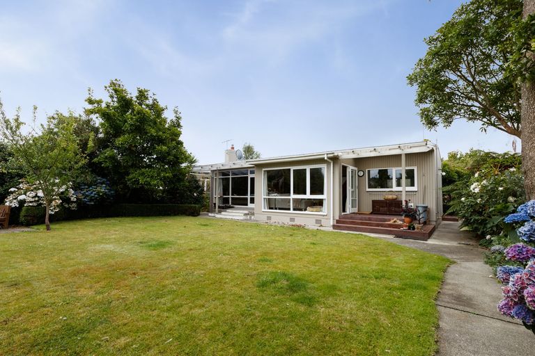 Photo of property in 19 Sheffield Street, Awapuni, Palmerston North, 4412