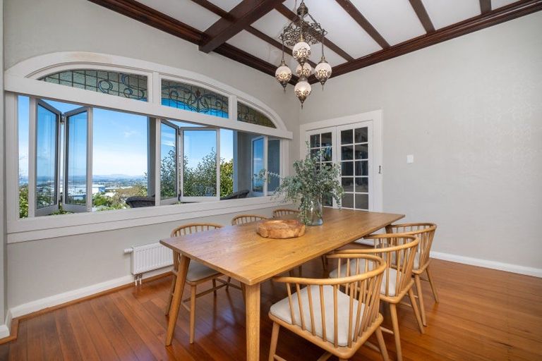 Photo of property in 8 Cobden Road, Bluff Hill, Napier, 4110