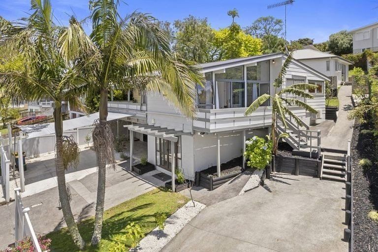 Photo of property in 3 Keldale Place, Forrest Hill, Auckland, 0620