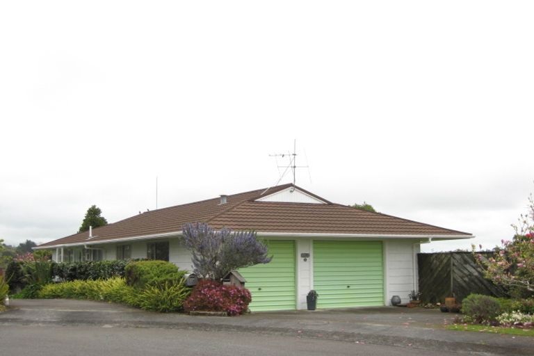 Photo of property in 8 Bushview Place, Upper Vogeltown, New Plymouth, 4310