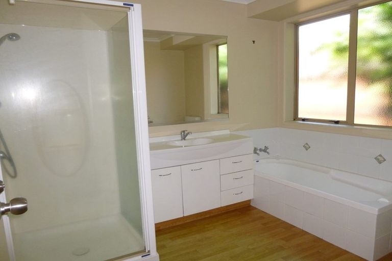 Photo of property in 221 Old Farm Road, Hamilton East, Hamilton, 3216