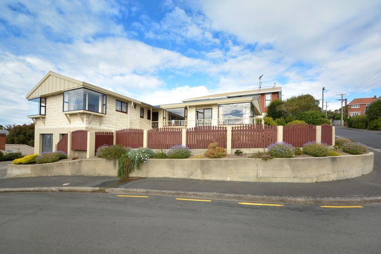 Photo of property in 32 Bangor Terrace, Kew, Dunedin, 9012