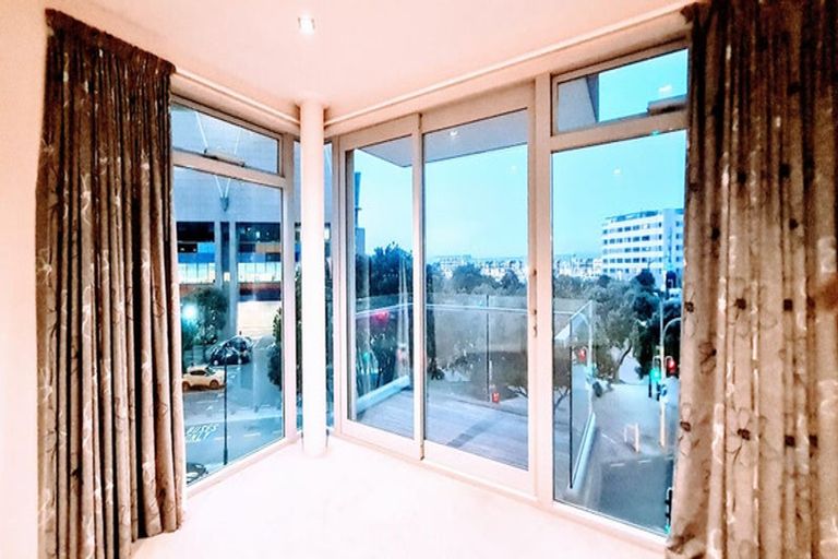 Photo of property in Piermont Apartments, 4i/82 Cable Street, Te Aro, Wellington, 6011