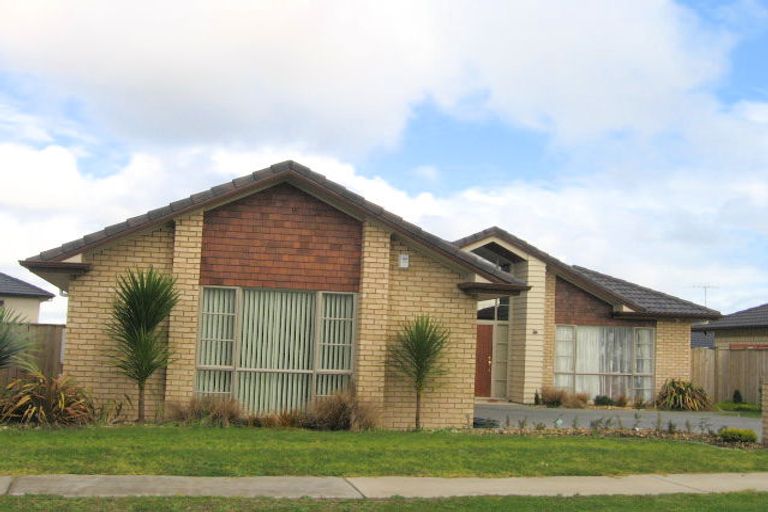 Photo of property in 12 Strundeen Close, Flat Bush, Auckland, 2016