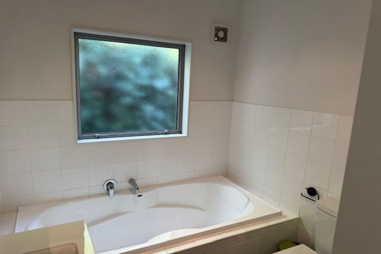 Photo of property in 1/17 Blackbridge Road, Wadestown, Wellington, 6012