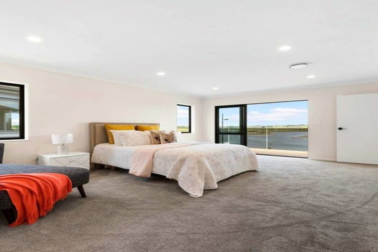 Photo of property in 18 Evergreen Parade, Rosehill, Papakura, 2113