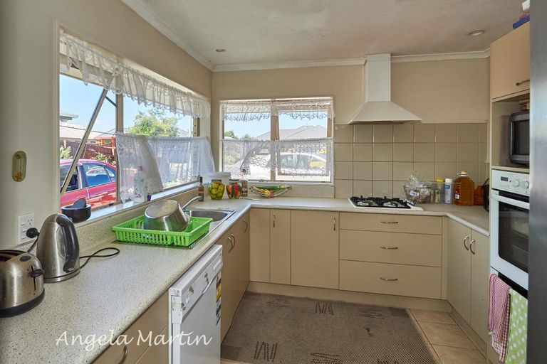 Photo of property in 24 Parnell Street, Fairfield, Lower Hutt, 5011