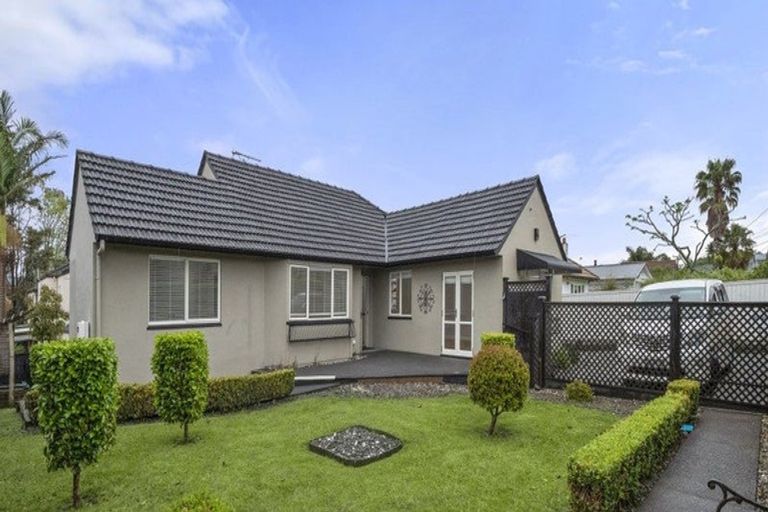 Photo of property in 1/32 Nile Road, Milford, Auckland, 0620