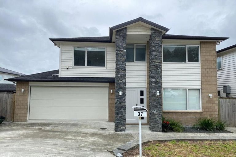 Photo of property in 37 Drumbuoy Drive, Flat Bush, Auckland, 2019