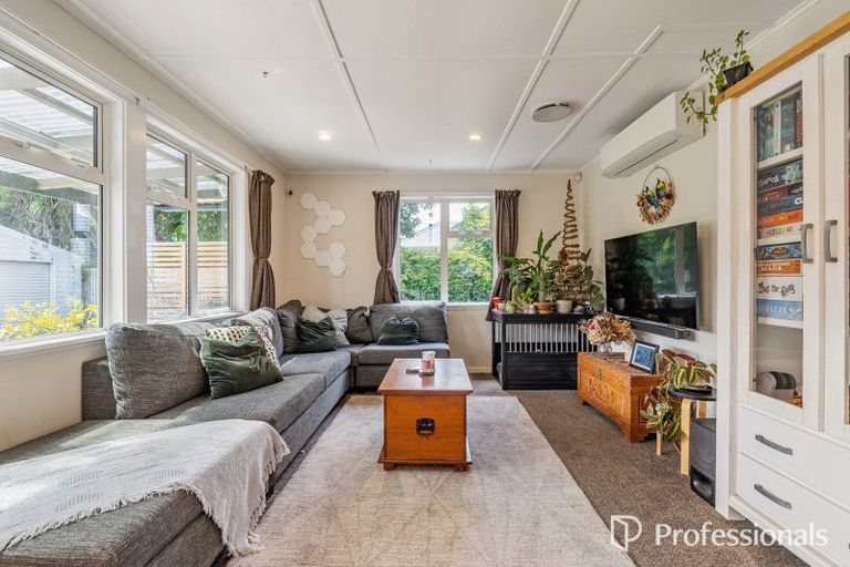 Photo of property in 21 Poole Street, Taita, Lower Hutt, 5011