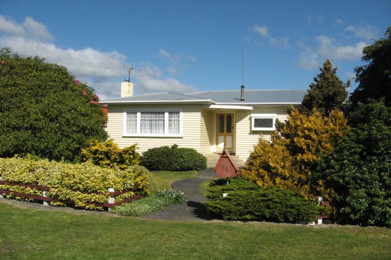 Photo of property in 58 Bledisloe Crescent, Wainuiomata, Lower Hutt, 5014