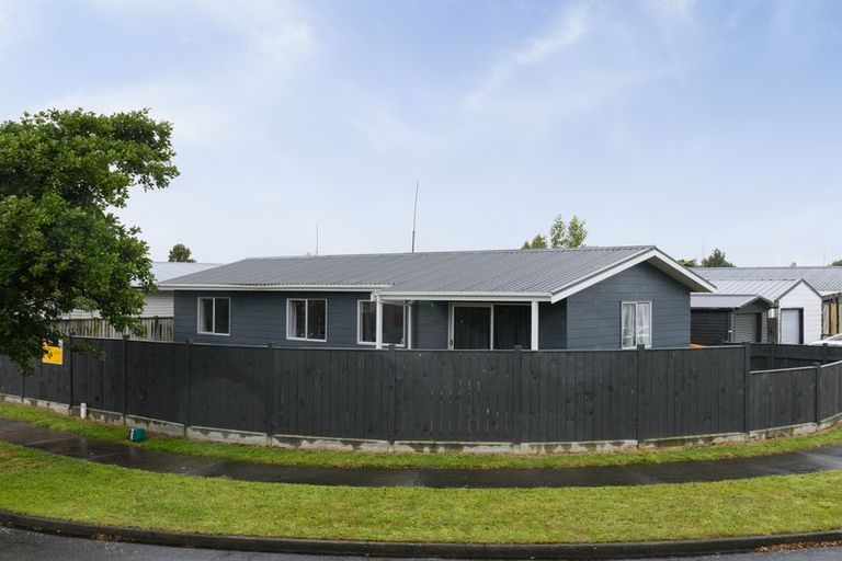 Photo of property in 29 Acacia Street, Kelvin Grove, Palmerston North, 4414