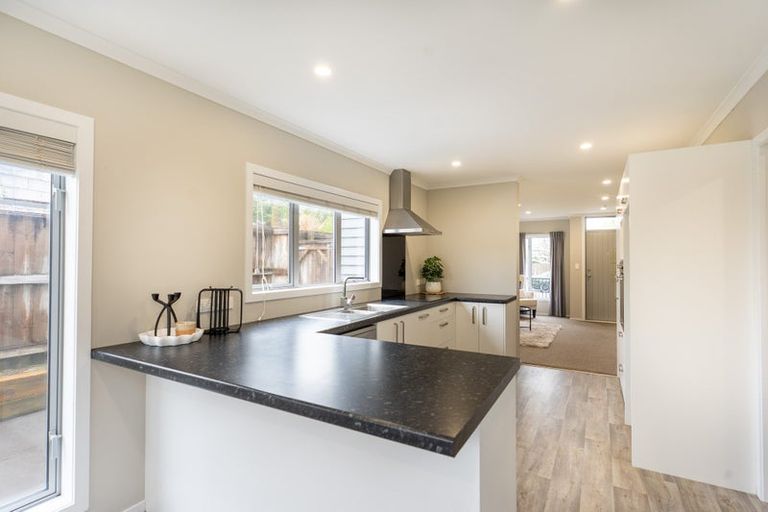 Photo of property in 27b Southsea Crescent, Silverdale, Hamilton, 3216