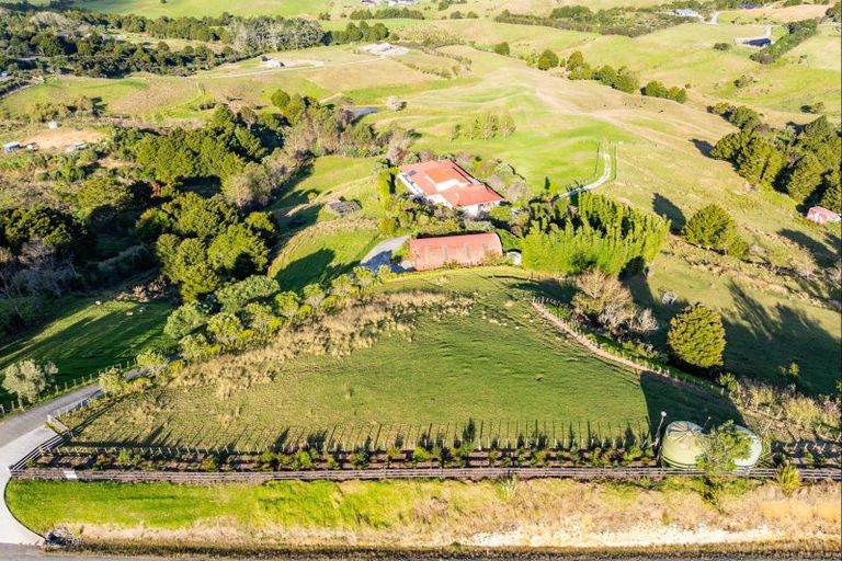 Photo of property in 217a Lawrence Road, Mangawhai, 0573