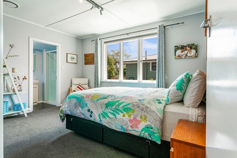 Photo of property in 91 Don Buck Road, Massey, Auckland, 0614