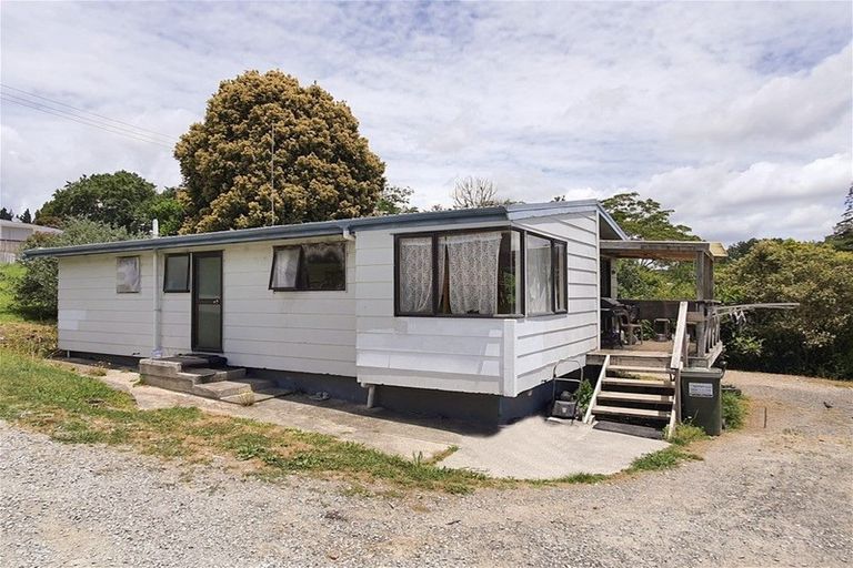 Photo of property in 24 Derrick Road, Kawakawa, 0210