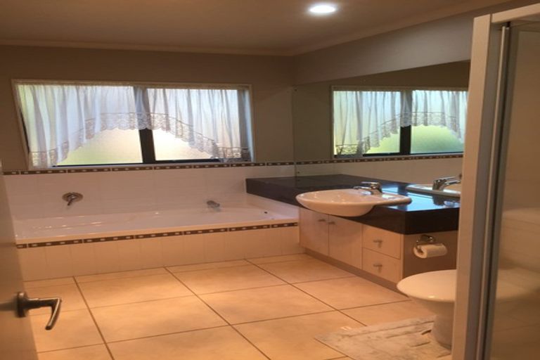 Photo of property in 66 Blackwood Drive, Wattle Downs, Auckland, 2103