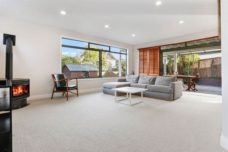 Photo of property in 2/305 Lake Road, Hauraki, Auckland, 0622